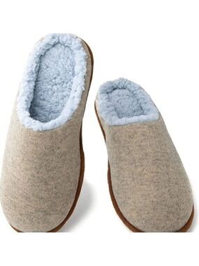NWT Men Slip on Slippers with Fur Lined Size 8/9 Color light coffee